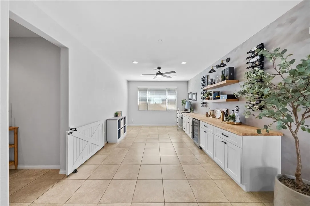 37521 Coffeeberry Court, Murrieta, California 92563 home-pic-4