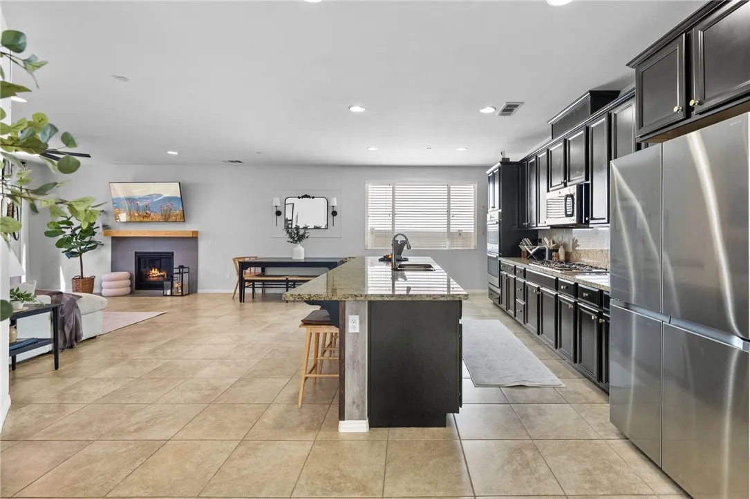 37521 Coffeeberry Court, Murrieta, California 92563 home-pic-6