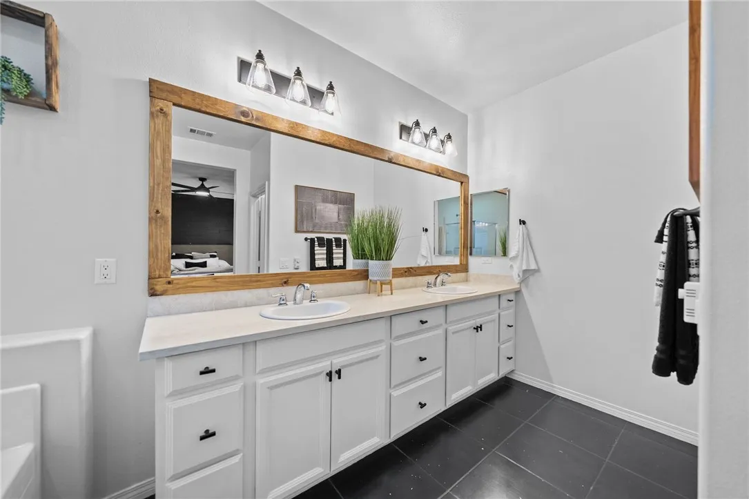 37521 Coffeeberry Court, Murrieta, California 92563 home-pic-18