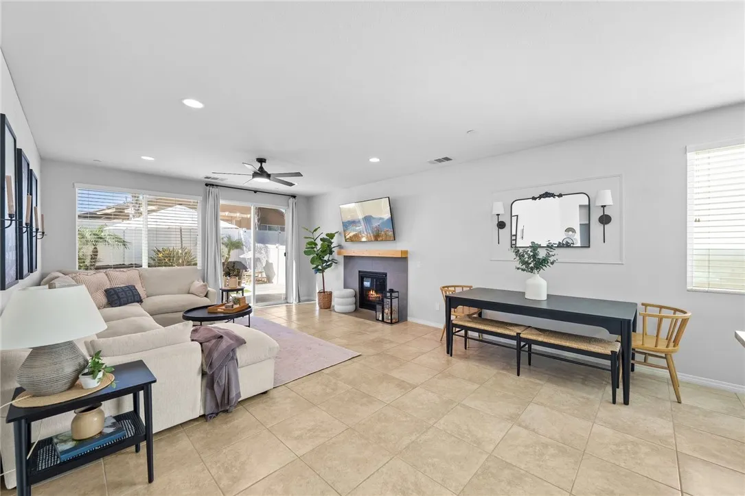 37521 Coffeeberry Court, Murrieta, California 92563 home-pic-11