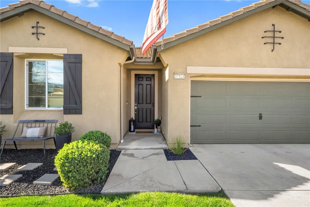 37521 Coffeeberry Court, Murrieta, California 92563 home-pic-33