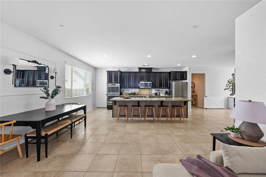 37521 Coffeeberry Court, Murrieta, California 92563 home-pic-14