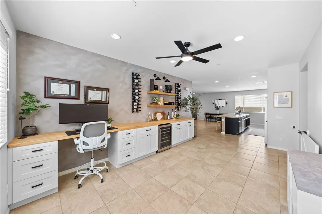 37521 Coffeeberry Court, Murrieta, California 92563 home-pic-2