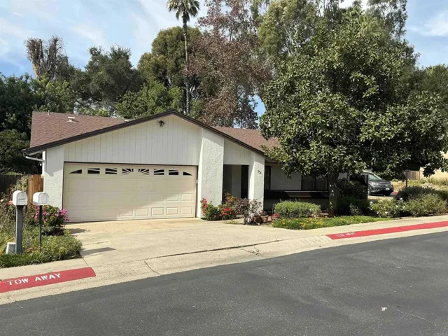 946 Woodcreek Road, Fallbrook, California 92028