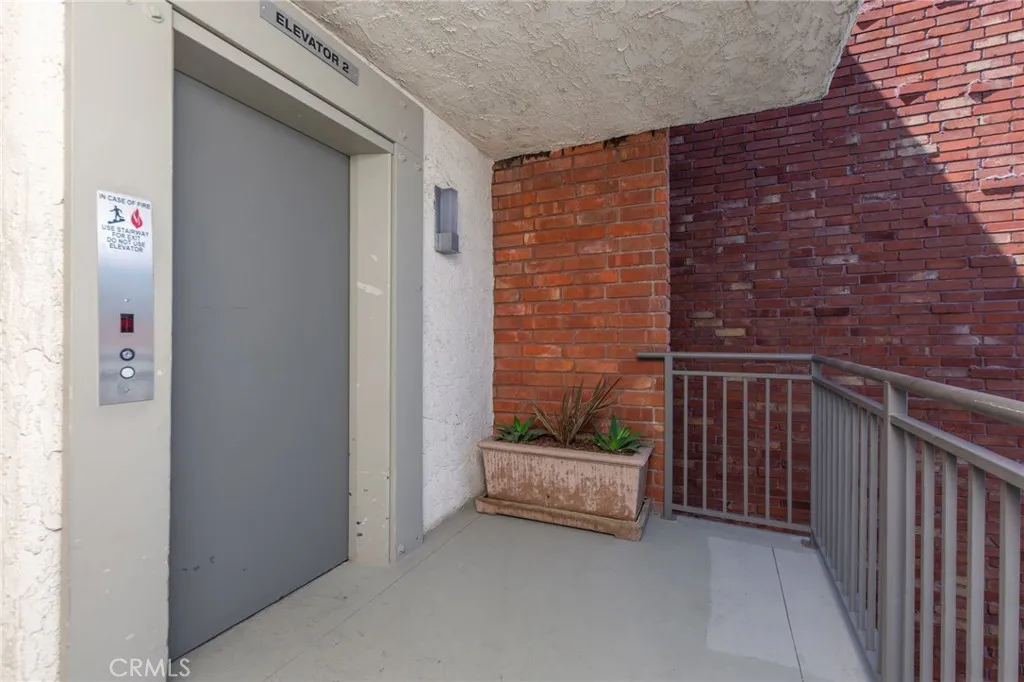 1440 Veteran Avenue 601, Los Angeles, California 90024 home-pic-6