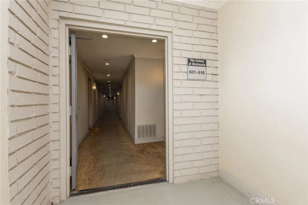 1440 Veteran Avenue 601, Los Angeles, California 90024 home-pic-8