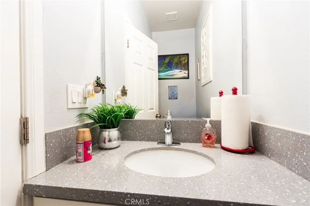 9495 Peridot, Hesperia, California 92344 home-pic-17