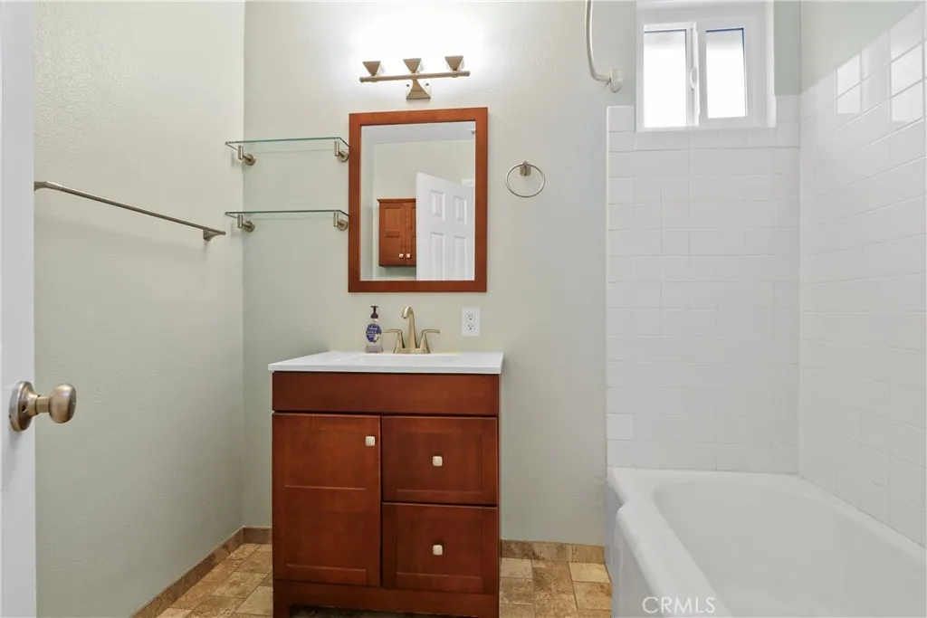 5531 California, Long Beach, California 90805 home-pic-16