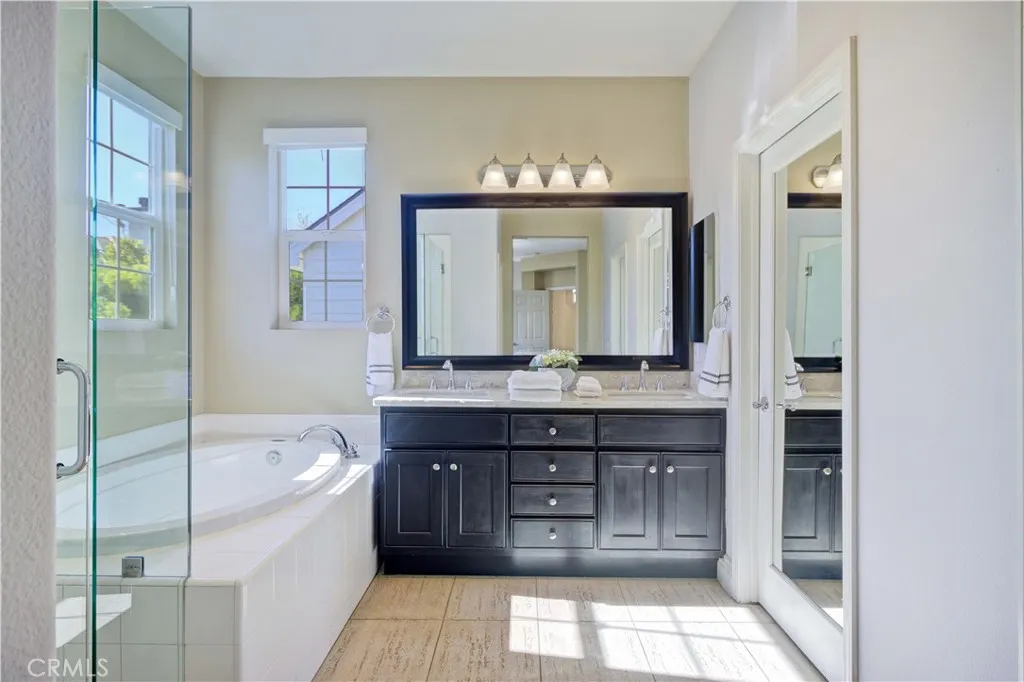 10 Roycroft Court, Ladera Ranch, California 92694 home-pic-21