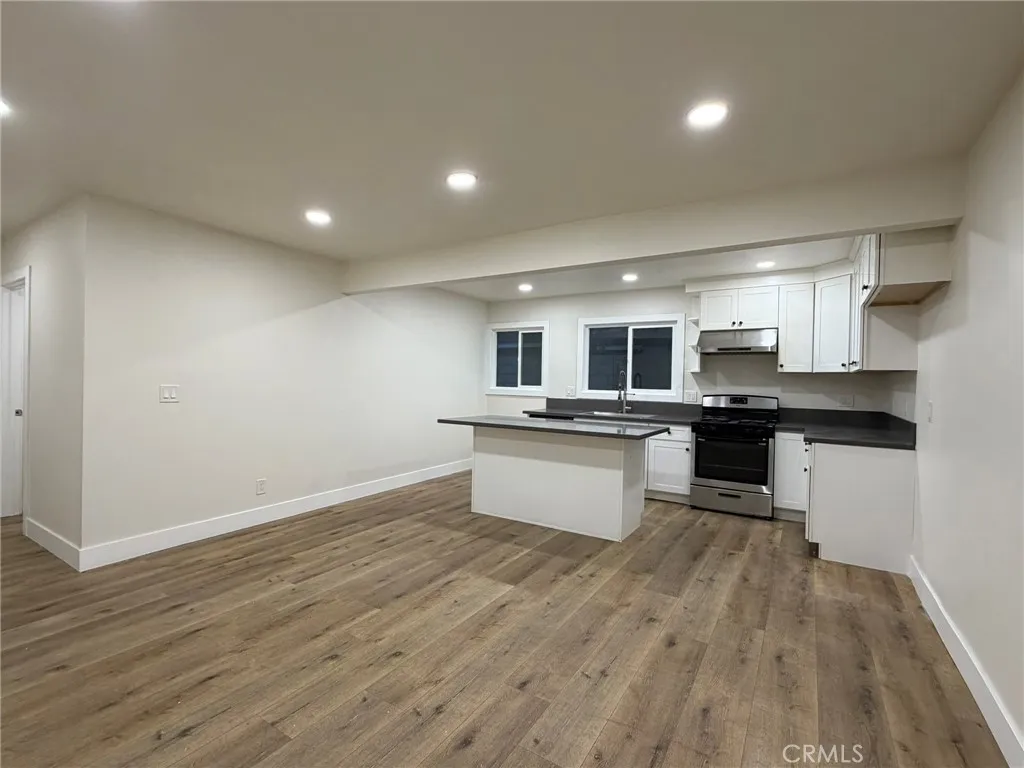 4721 W Oakfield, Santa Ana, California 92703 home-pic-5