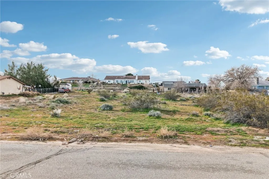16531 Ponca, Victorville, California 92392 — photo 5