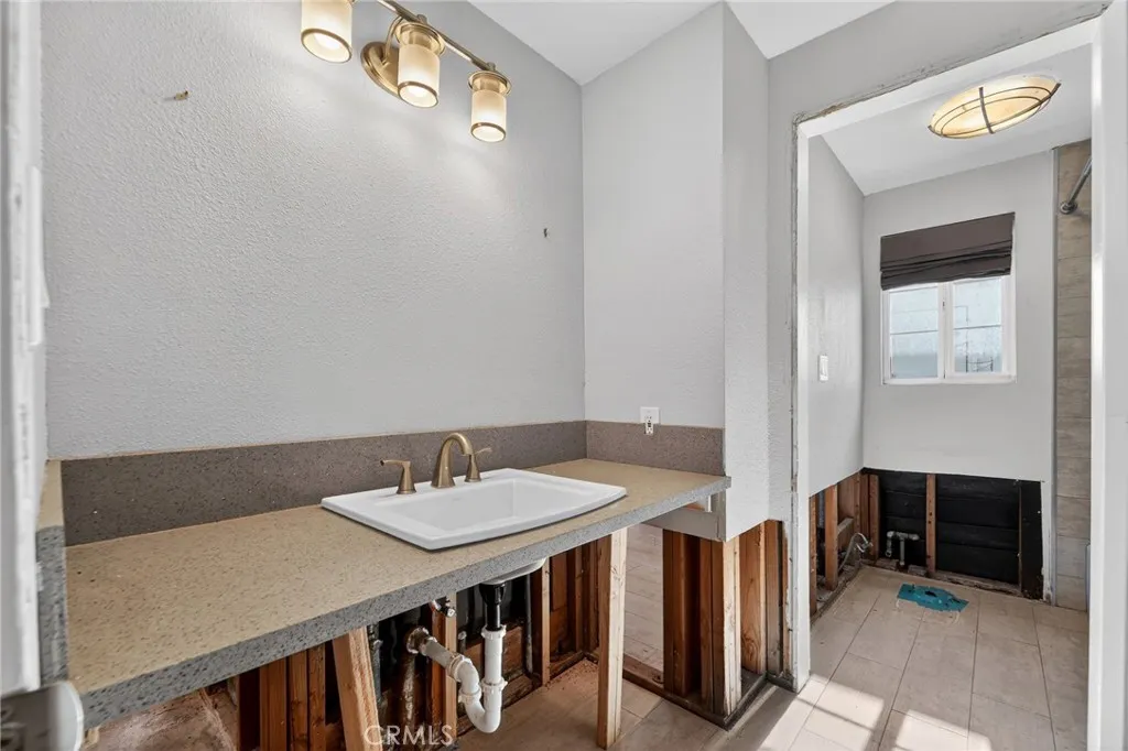 11633 Balboa, Granada Hills, California 91344 home-pic-26
