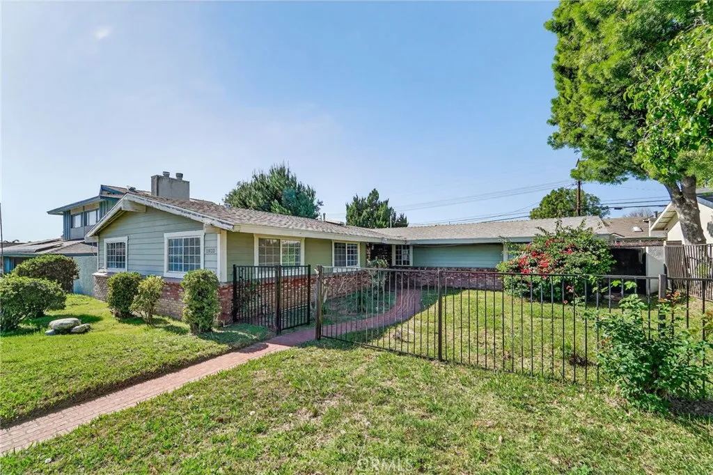 11633 Balboa, Granada Hills, California 91344 home-pic-2