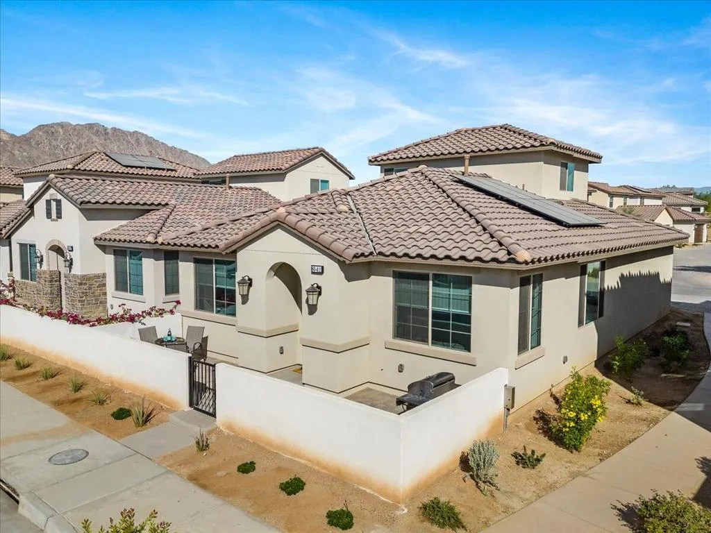 80411 Whisper Rock Way, La Quinta, California 92253 home-pic-1