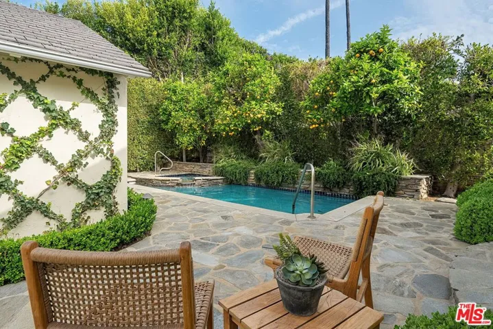 501 Ocampo Drive, Pacific Palisades, California 90272