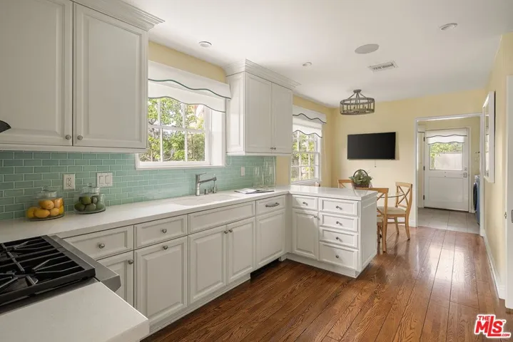 501 Ocampo Drive, Pacific Palisades, California 90272