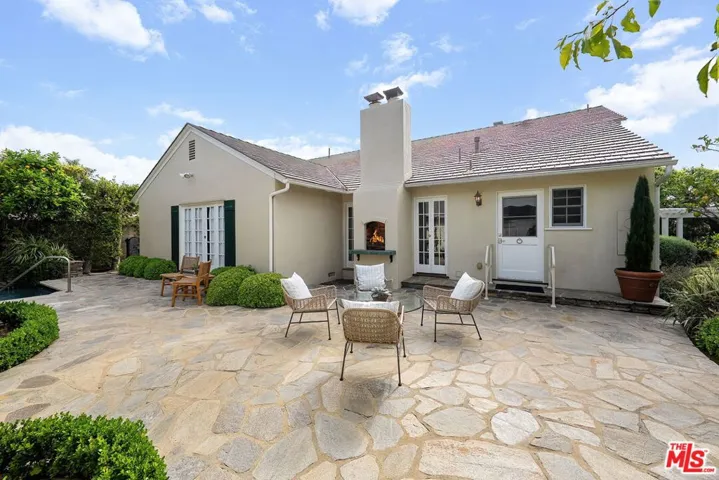 501 Ocampo Drive, Pacific Palisades, California 90272