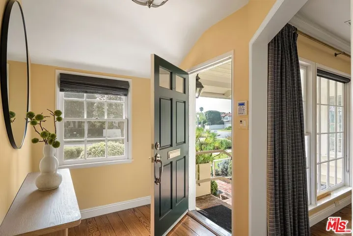 501 Ocampo Drive, Pacific Palisades, California 90272