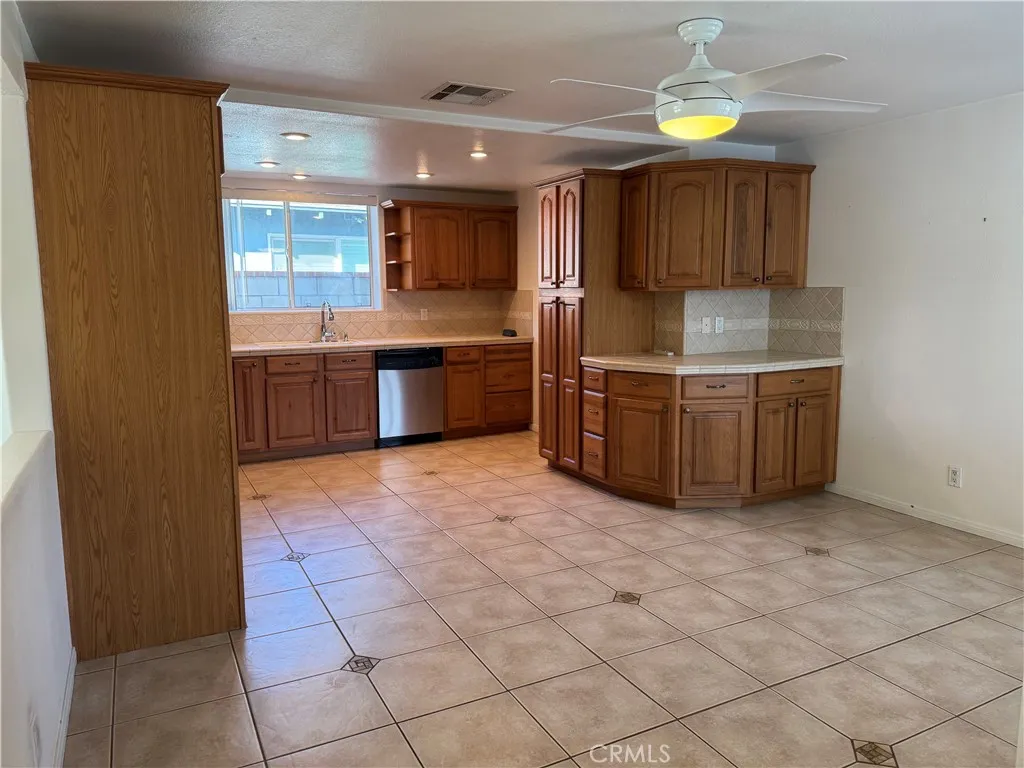 12621 Spinnaker, Garden Grove, California 92840 home-pic-3