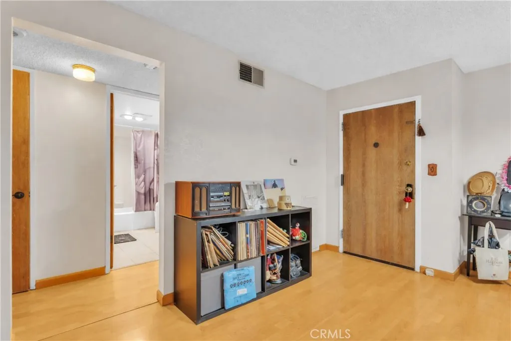 445 Ivy 204, Glendale, California 91204 home-pic-8