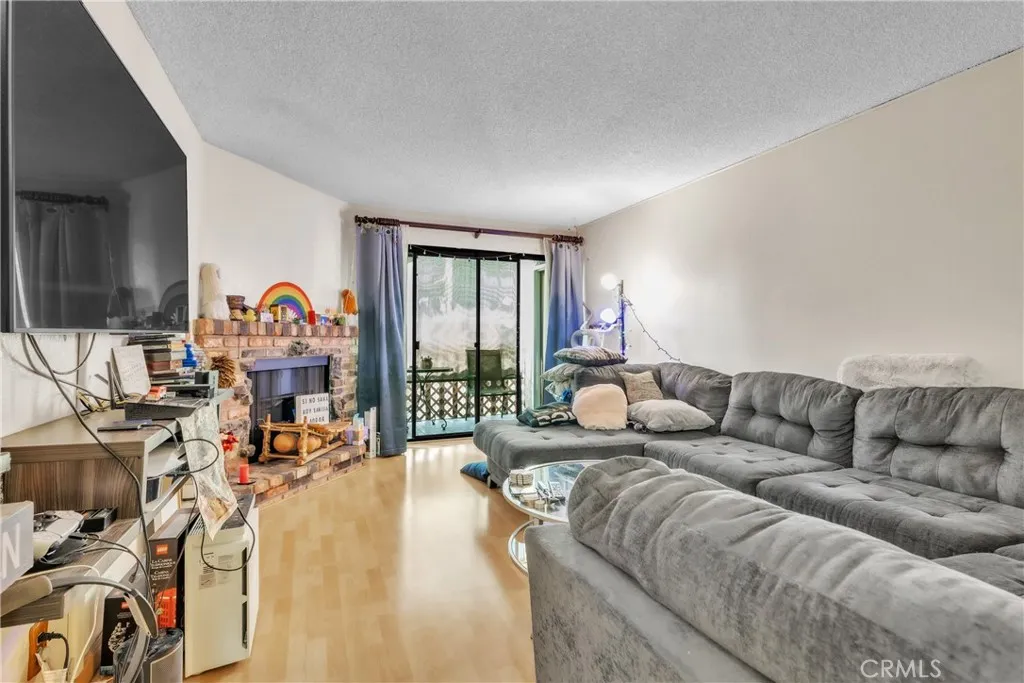 445 Ivy 204, Glendale, California 91204 home-pic-9