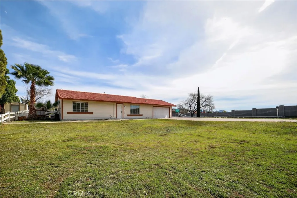 12490 Wolverine Circle, Moreno Valley, California 92555 home-pic-6
