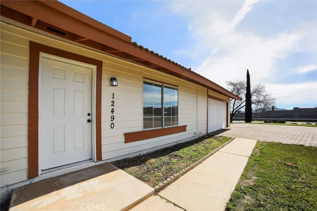 12490 Wolverine Circle, Moreno Valley, California 92555 home-pic-4
