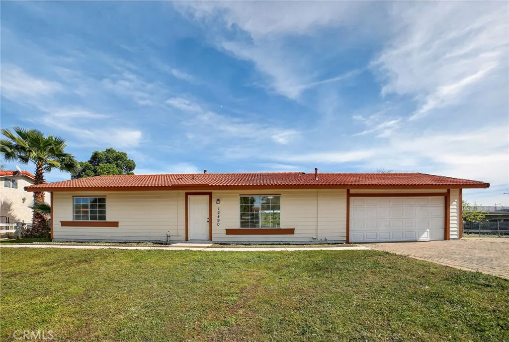 12490 Wolverine Circle, Moreno Valley, California 92555 home-pic-1