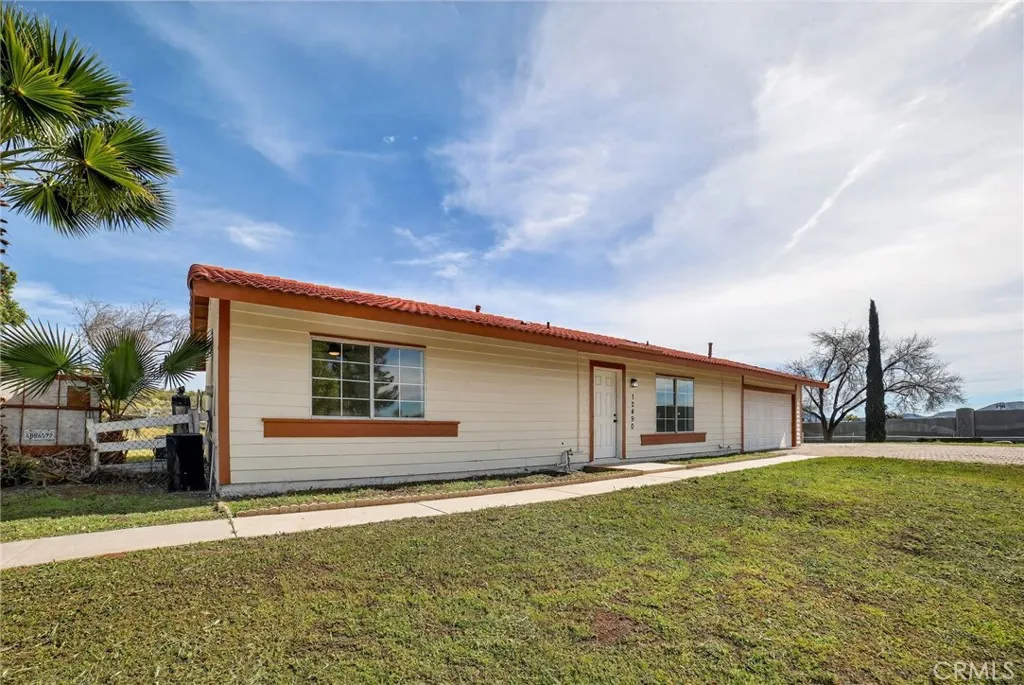 12490 Wolverine Circle, Moreno Valley, California 92555 home-pic-3