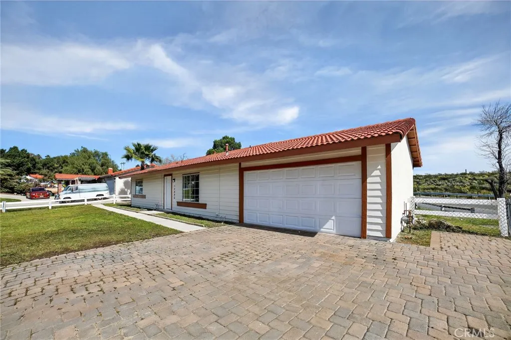 12490 Wolverine Circle, Moreno Valley, California 92555 home-pic-2
