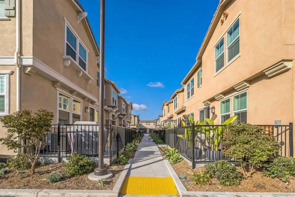 2018 Barite St, Spring Valley, California 91977 home-pic-45