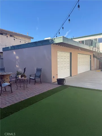 1 single and a double garage