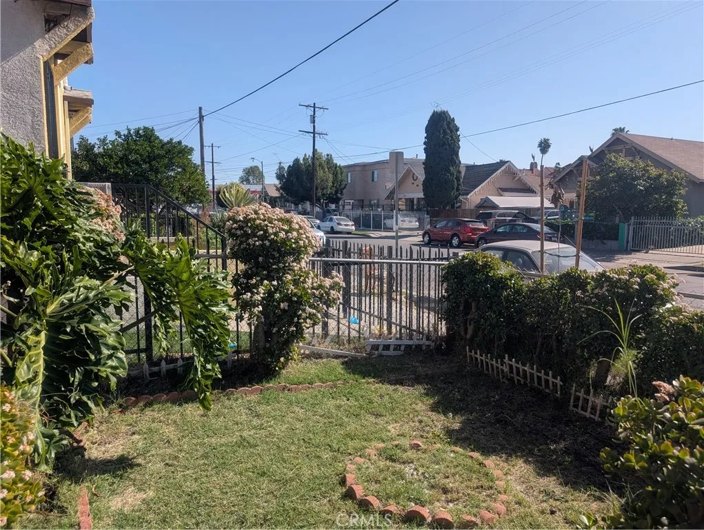 975 E 43rd Street, Los Angeles, California 90011 home-pic-7