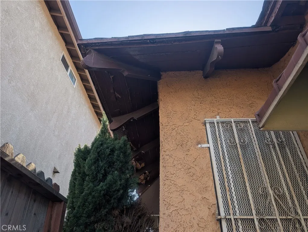 975 E 43rd Street, Los Angeles, California 90011 home-pic-2