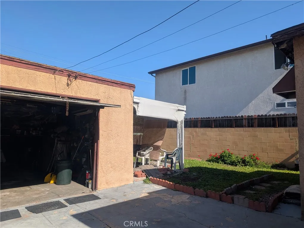 975 E 43rd Street, Los Angeles, California 90011 home-pic-8