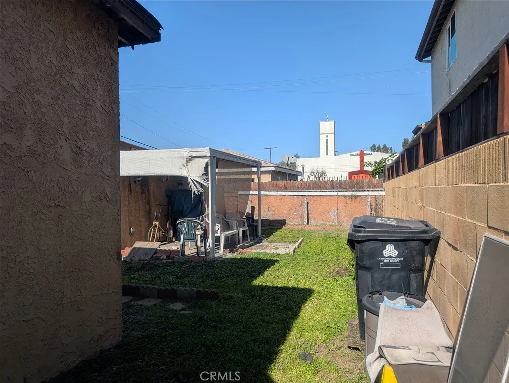 975 E 43rd Street, Los Angeles, California 90011 home-pic-25