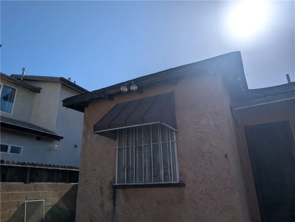 975 E 43rd Street, Los Angeles, California 90011 home-pic-10