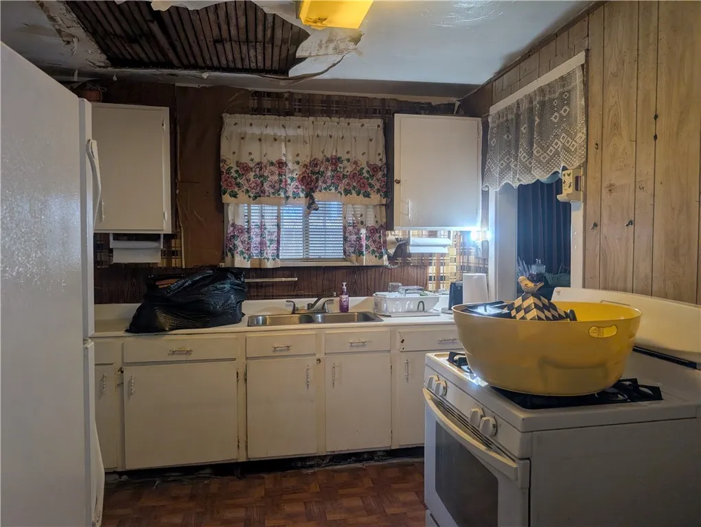 975 E 43rd Street, Los Angeles, California 90011 home-pic-4