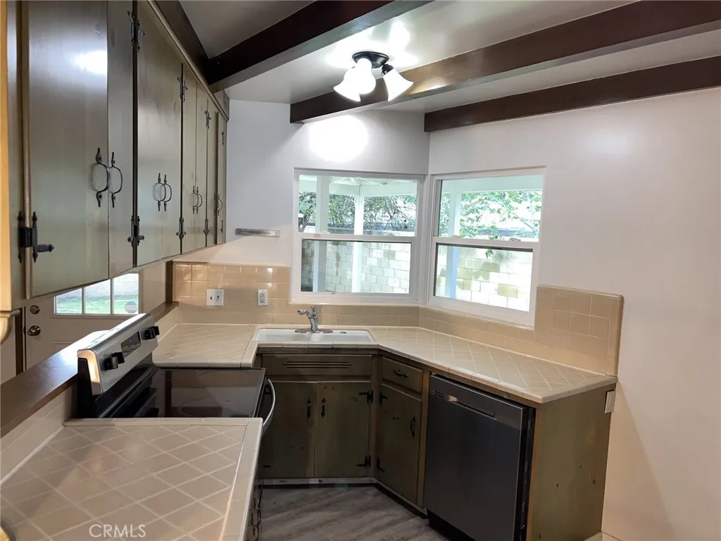 1257 Claremont Place, Pomona, California 91767 home-pic-6