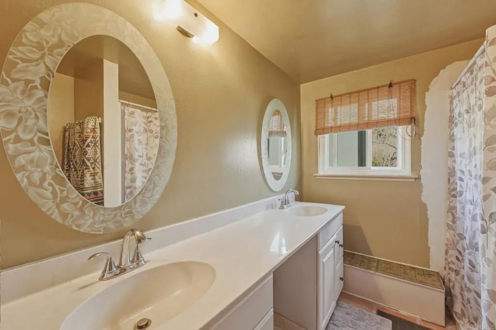 1957 Clover Way, Escondido, California 92026 home-pic-13