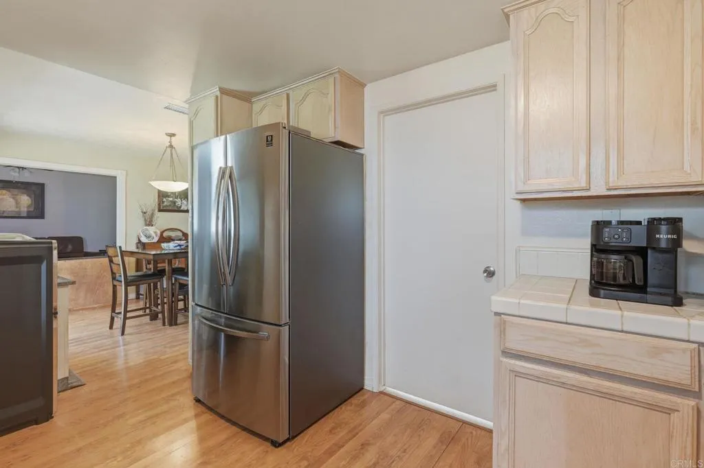 1957 Clover Way, Escondido, California 92026 home-pic-8