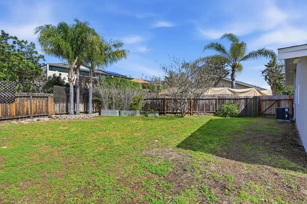 1957 Clover Way, Escondido, California 92026 home-pic-19