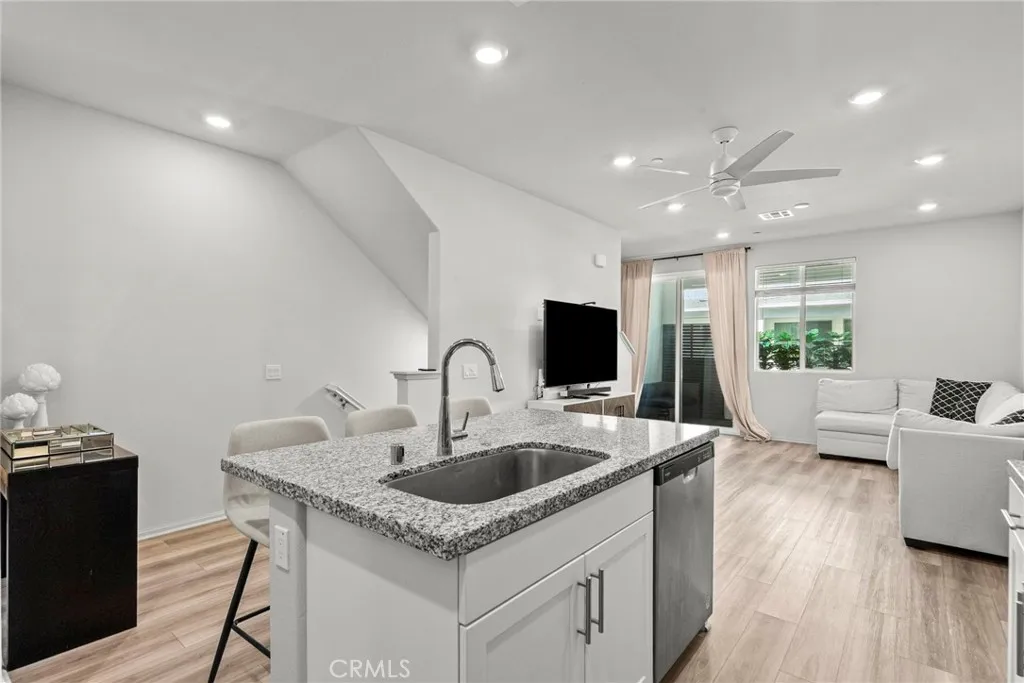 1636 Cayton Loop, West Covina, California 91790 home-pic-6
