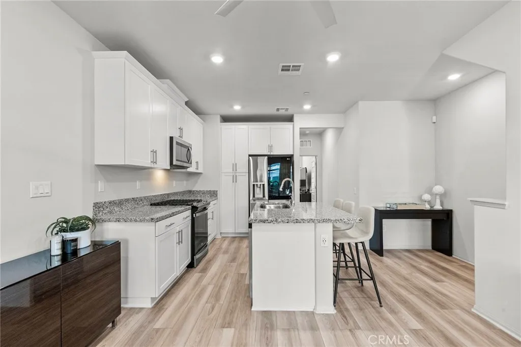 1636 Cayton Loop, West Covina, California 91790 home-pic-2