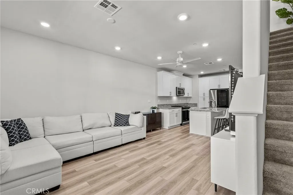 1636 Cayton Loop, West Covina, California 91790 home-pic-8