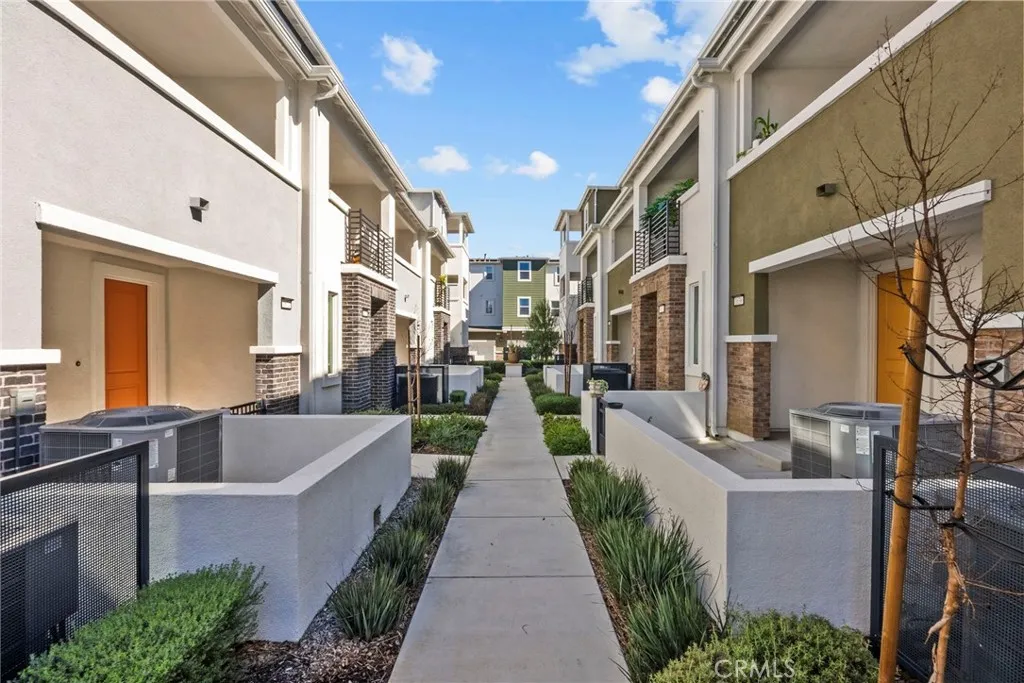 1636 Cayton Loop, West Covina, California 91790 home-pic-24