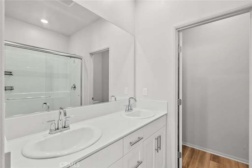 1636 Cayton Loop, West Covina, California 91790 home-pic-21