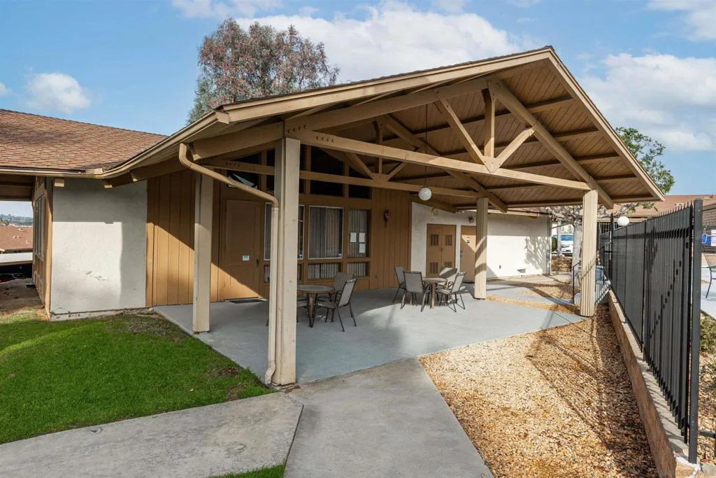 1886 Fairway Circle Dr, San Marcos, California 92078 home-pic-31