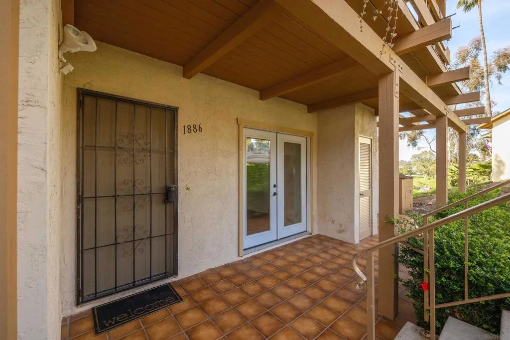1886 Fairway Circle Dr, San Marcos, California 92078 home-pic-2