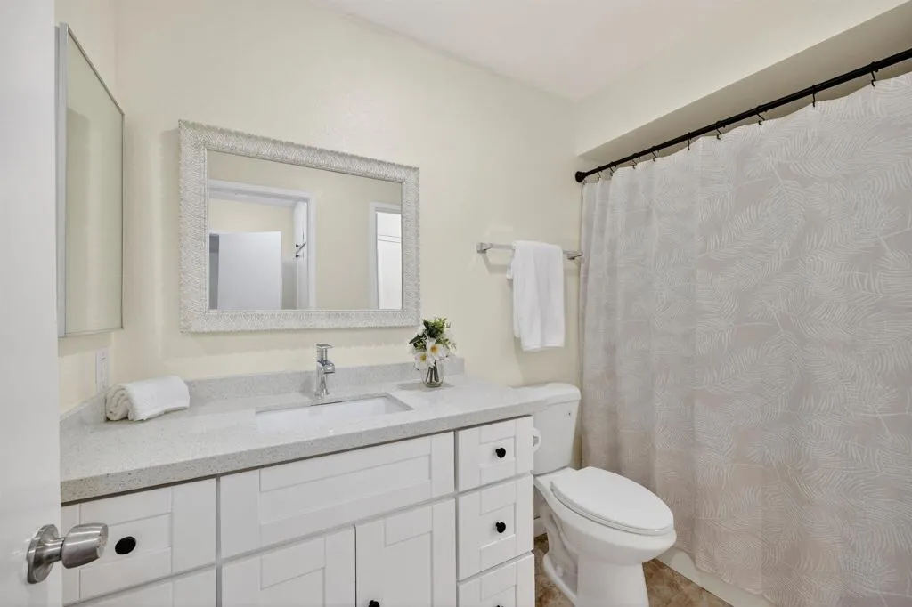 1886 Fairway Circle Dr, San Marcos, California 92078 home-pic-12